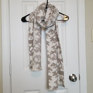 Comfy raindeer scarf